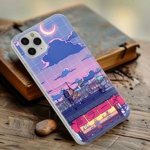 Op de afbeelding: Een transparante telefoonhoes met een anime-ontwerp in paars en blauw. De hoes heeft een halve maan, een stadsbeeld en een restaurant met Japanse karakters.