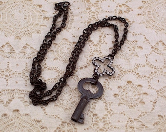 Vintage Repurposed Skeleton Key Necklace, CeeCeeDesigns on Etsy