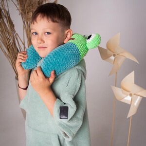Handmade häkeln Frosch Nackenkissen: Plüsch Kinder Reisekissen - U-Form Kissen für Kind