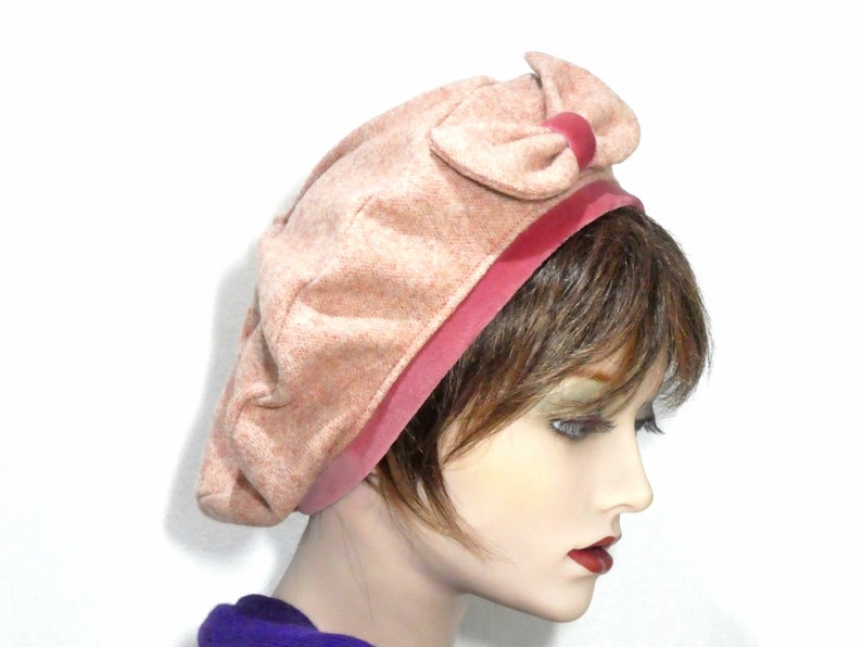Ladies Pink Tweed Beret with Bow