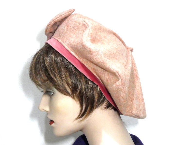 Ladies Pink Tweed Beret with Bow