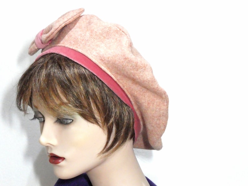 Ladies Pink Tweed Beret with Bow