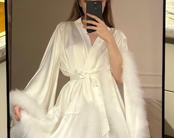 Feather Personalized Satin Luxe Robes, Luxury Bridal Loungewear, Photoshoot Robe, Satin Sleepwear, Customized Kimono Robe for Wedding, Party