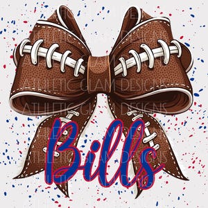 Puede incluir: Un lazo marrón con forma de balón de fútbol con costuras blancas y la palabra "Bills" en escritura azul y roja. El lazo está decorado con motas rojas y azules sobre un fondo blanco. Ideal para los fanáticos del deporte.