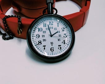 Brass Pocket Watch: Vintage-inspired Timepiece with Chain