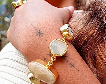 Elegant Raw Stone 18K Gold-Plated Brass Adjustable Bracelet.