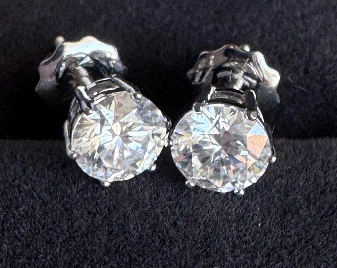 18k White Gold Moissanite Stud Earrings: 2.0 CWT, VVS1