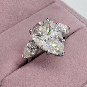 8.0 CTW Moissanite Engagement Ring Pear Cut 3- stone GRA Certified Moissanite Ring 925/18k