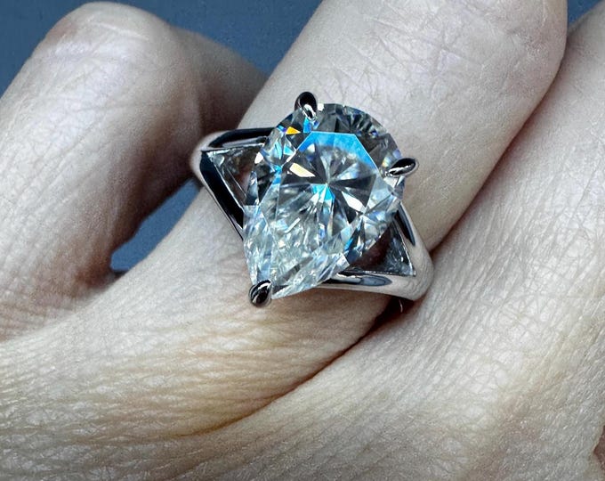 5.0 CTW Pear Moissanite Engagement Ring Split Shank Chunky Band