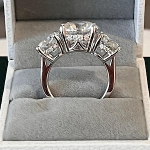 11 karaat Moissaniet Ring 3 stenen: sterlingzilveren statementring