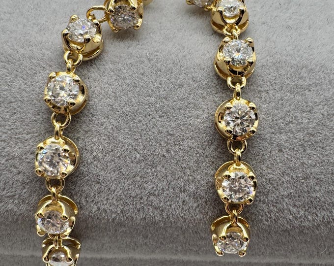 Moissanite Dangle drop Earrings Link chain 1.25” lenght Certified D VVS1 2.5mm Moissanite