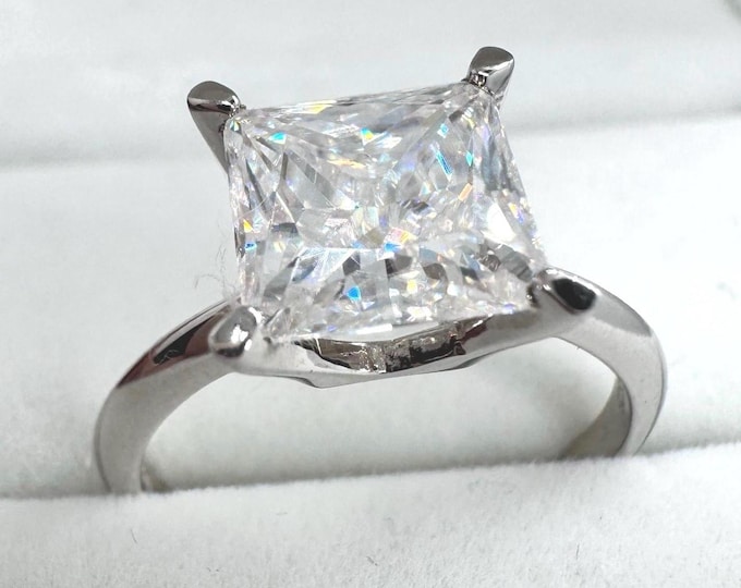 3.0 Carat Princess cut Moissanite Engagement Ring 925/18k