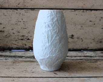 Vintage Heinrich biscuit white porcelain vase, raised leaf pattern, 1960