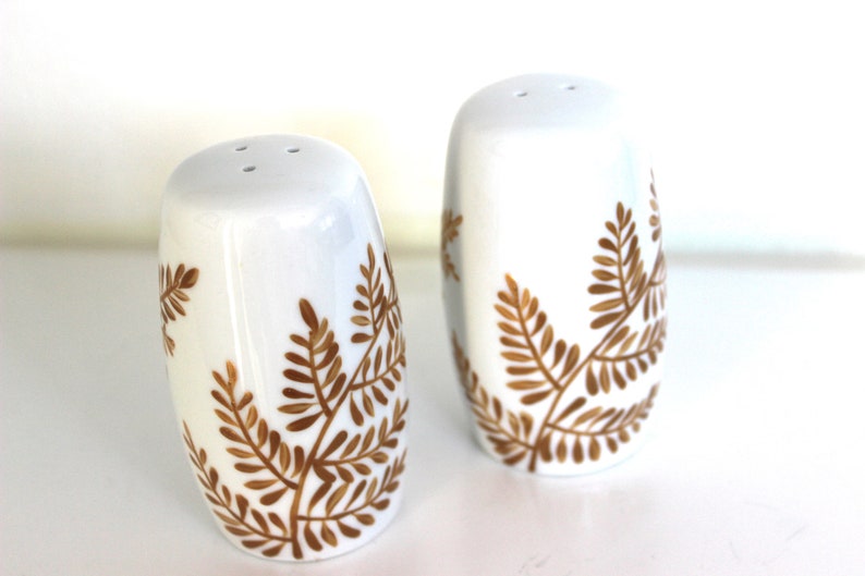 Hand painted salt and pepper shakers, gold ferns, painted fern floral S&P shakers image 3