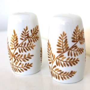 Hand painted salt and pepper shakers, gold ferns, painted fern floral S&P shakers image 2