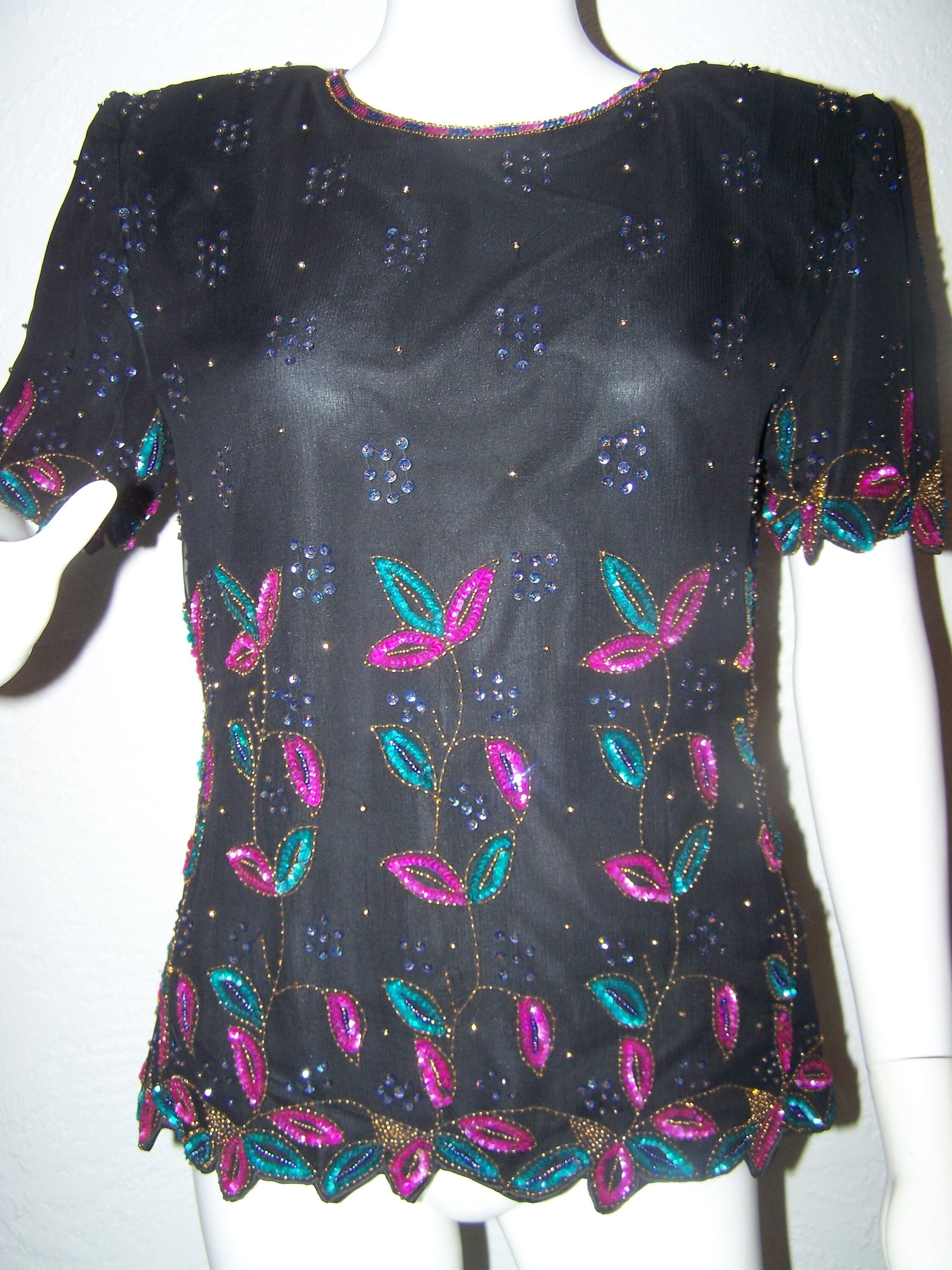 Stenay Sequin and Bead Leaf Top Size ...