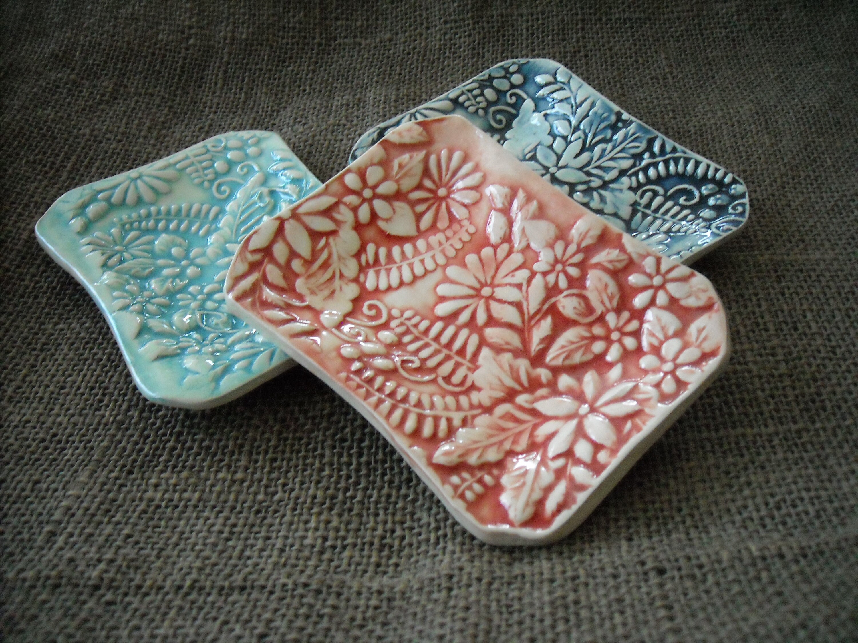 Ring or Key Dish Flower Patterned Handmade Ceramic Soap Bathroom Accessories Various Colours Ring or Key Dish Flower Patterned Handmade Ceramic Soap Bathroom Accessories Various Colours