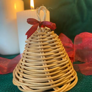 Handmade Rattan Bell Christmas Tree Decoration Natural Ornament Rustic Elegant Bell-Shaped Holiday Ornament Bamboo Xmas Gift