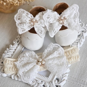 Baptism Shoes in Off White, Christening Shoes with Daisy Flowers, Lace Flowers Headband, Baptism Headband and Shoes, Wedding Shoes