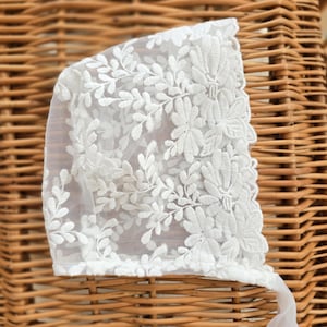 Baby bonnet Lace in Ivory, Baby Hat, Photo Props Flower Summer Baby Accessories Girl Sun Hat Breathable Cotton Infant Bonnet, Caps
