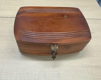Vintage Art Deco Cedar Trinket/Souvenir Box with Brass Hinges and Fastner EUC