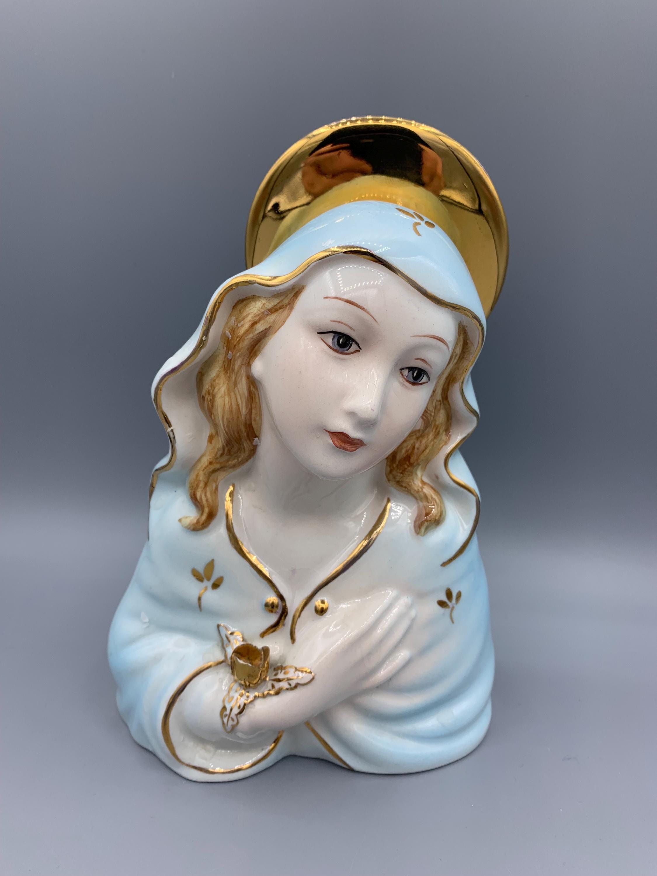 金色の光輪とアクセントが付いたヴィンテージの聖母マリア磁器製胸像