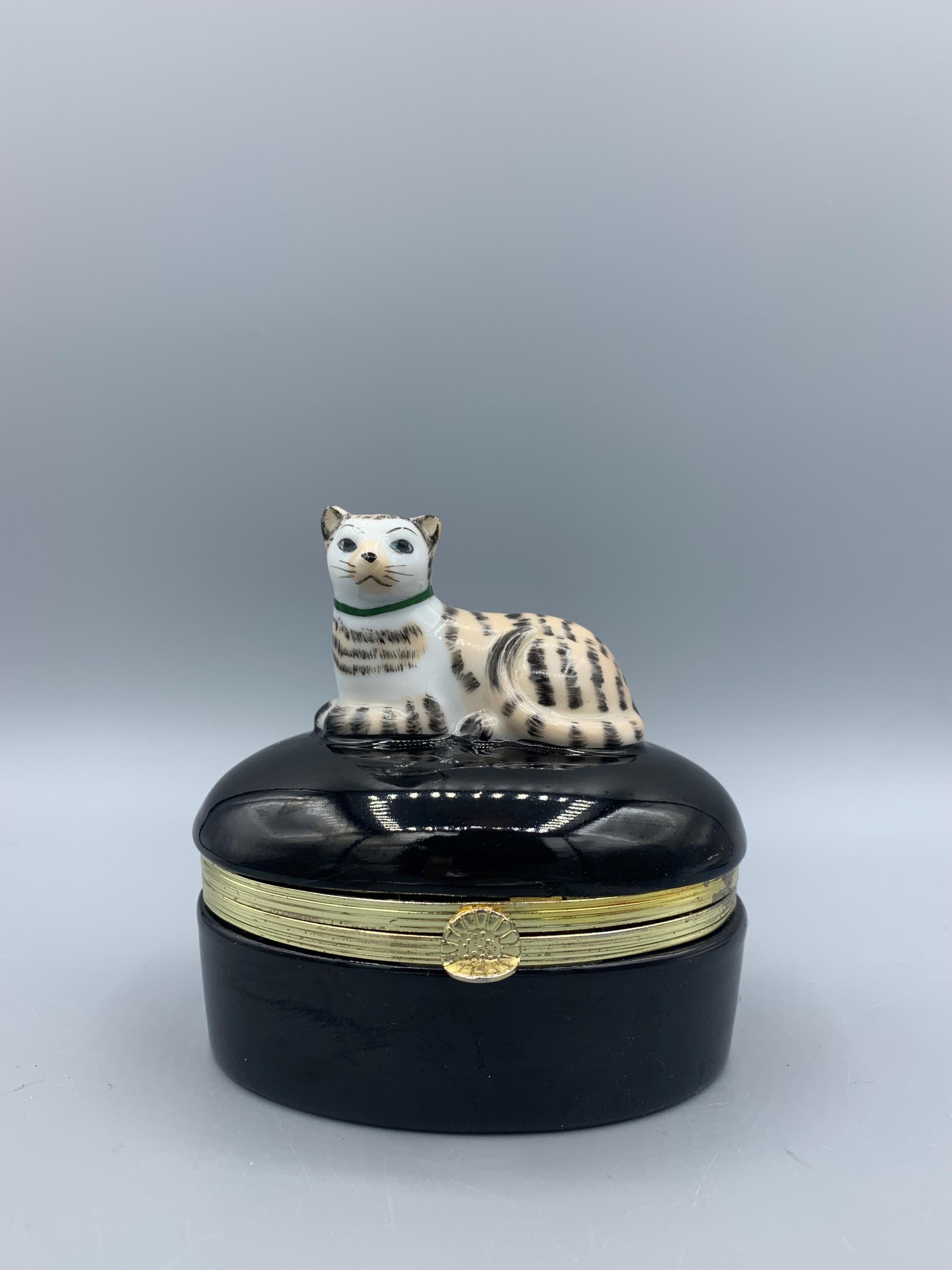 Vintage Fitz & Floyd Trinket Box With Cat on Top. Hinged Ceramic