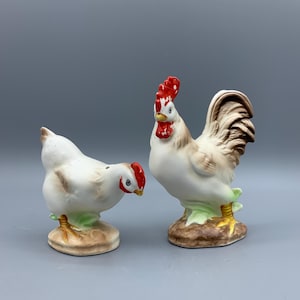 Vintage Ceramic Rooster and Hen Chicken Salt & Pepper Shakers. Farmhouse, Country, Cottage decor.
