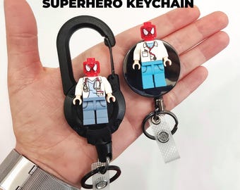 Porta credencial de minifigura personalizado: Porta credencial de médico - Regalo para personal médico