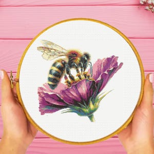 Bee Cross Stitch Pattern , Bee Embroidery, instant pdf download