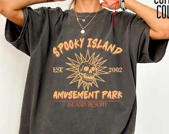 Komfort Farben Spooky Island Skull Shirt, Retro Halloween Film Shirt, Lustiges Halloween Skeleton Shirt, Horror Cartoon, Disco Skull T-Shirt
