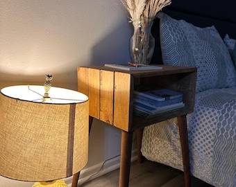 Comodino in legno, tavolino, comodino rustico, arredamento per camera da letto, comodino unico, regalo di inaugurazione della casa, comodino in legno, tavolino da caffè