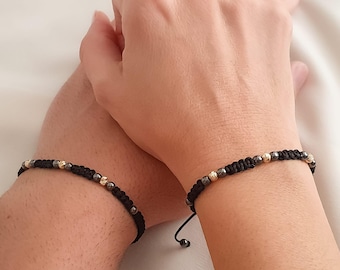 Bracelet pour couple minimaliste avec or massif 14 carats et perles d'hématite, bracelets assortis pour homme et femme, bracelet cadeau d'anniversaire réglable