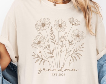 Custom Grandma Est Shirt, Personalized Cute Grandma Shirts, Trendy Grandma tee, New Grandma Gift, Pregnancy Reveal, First Mothers Day Gift
