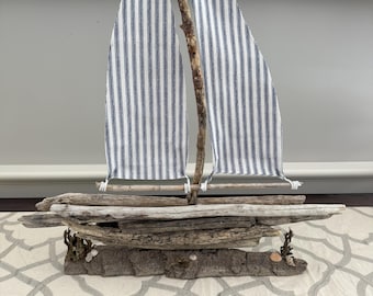 Velero de madera flotante hecho a mano/Decoración náutica/Acento costero para el hogar