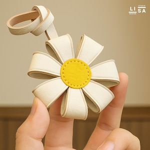Daisy Flower Bag Charm, Real Leather 100% Handmade, Leather Charm, Bag Keychain, Bag Charm Leather, Leather Purse Charm, Bag Charm