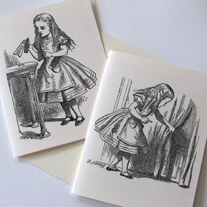 Alice in Wonderland Note Card Set van 12 in wit of ivoor met bijpassende enveloppen