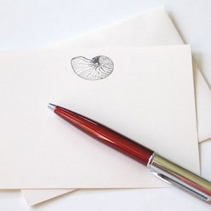 Nautilus Shell Note Cards Briefpapier Set van 12 kaarten in wit of licht ivoor met bijpassende enveloppen