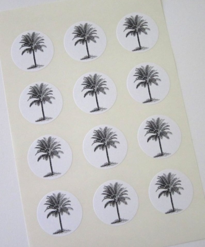 Puede incluir: Hoja de 15 pegatinas redondas blancas con ilustraciones de palmeras negras.