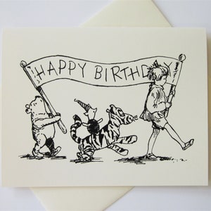 Winnie l’ourson Joyeux anniversaire Note Card Set de 10 en ivoire blanc ou clair avec enveloppes assorties