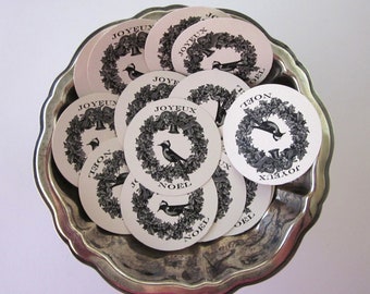 Joyeux Noel Wreath with Bird Tags Round Paper Gift Tags Set of 10