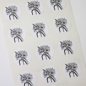 Lily Flower Stickers Een Inch Ronde Zeehonden