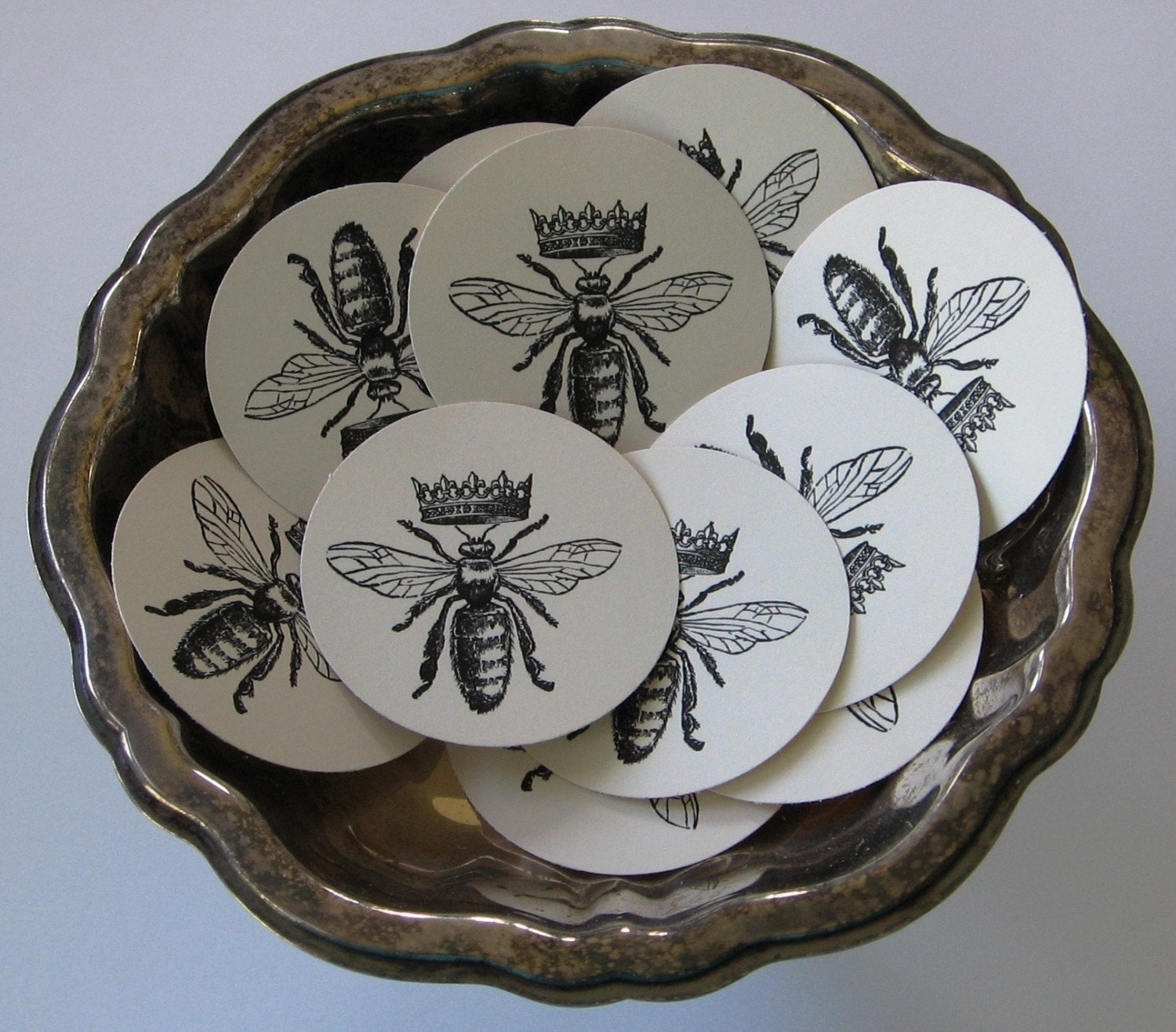 Queen Bee Tags Round Gift Tags Set of 10
