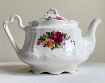 Fancy flowered china teapot, pink & red roses, gold trim, made in England by Arthur Wood, 1950s backstamp