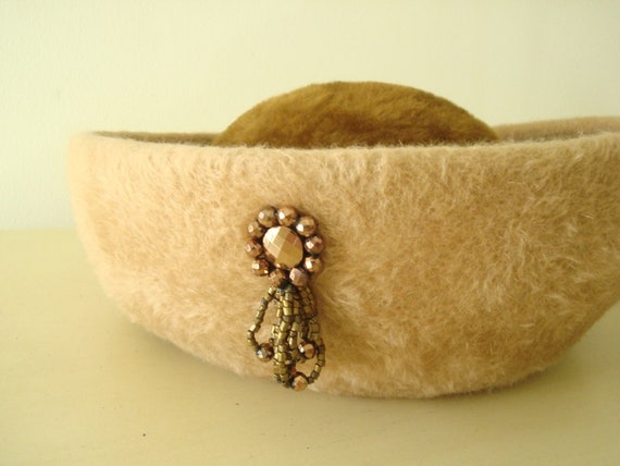 Vintage 1950s Elsa Schiaparelli bumper hat, fur f… - image 3