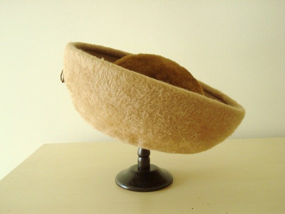Vintage 1950s Elsa Schiaparelli bumper hat, fur f… - image 9