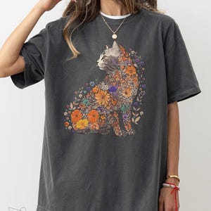 Cat Mom Comfort Colors® Shirt, Floral Cat Shirt, Purr Shirt Cat Mom, Floral Cat Tee, Cat Lover Shirt, Cat Shirt, Oversized Cat Shirt