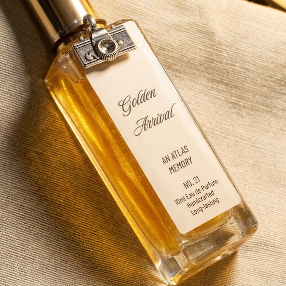 Golden Arrival Perfume • Bright Floral Amber • Sunlit Citrus • Soft Musk • Warm Woods • Maison Delia • Feminine Everyday Signature Scent