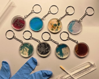 Petri dish culture keychain