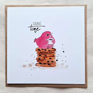Cookie Time Postkarte, Süsser Vogel sitzt auf Kekse, Süsser Vogel trinkt Kaffee, Grusskarten Vogel, Geschenk für Vogelliebhaber